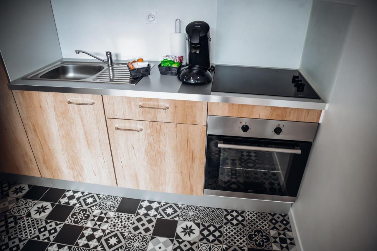 Superbe Appartement Avec Terrasse Au Calme Ernee ภายนอก รูปภาพ