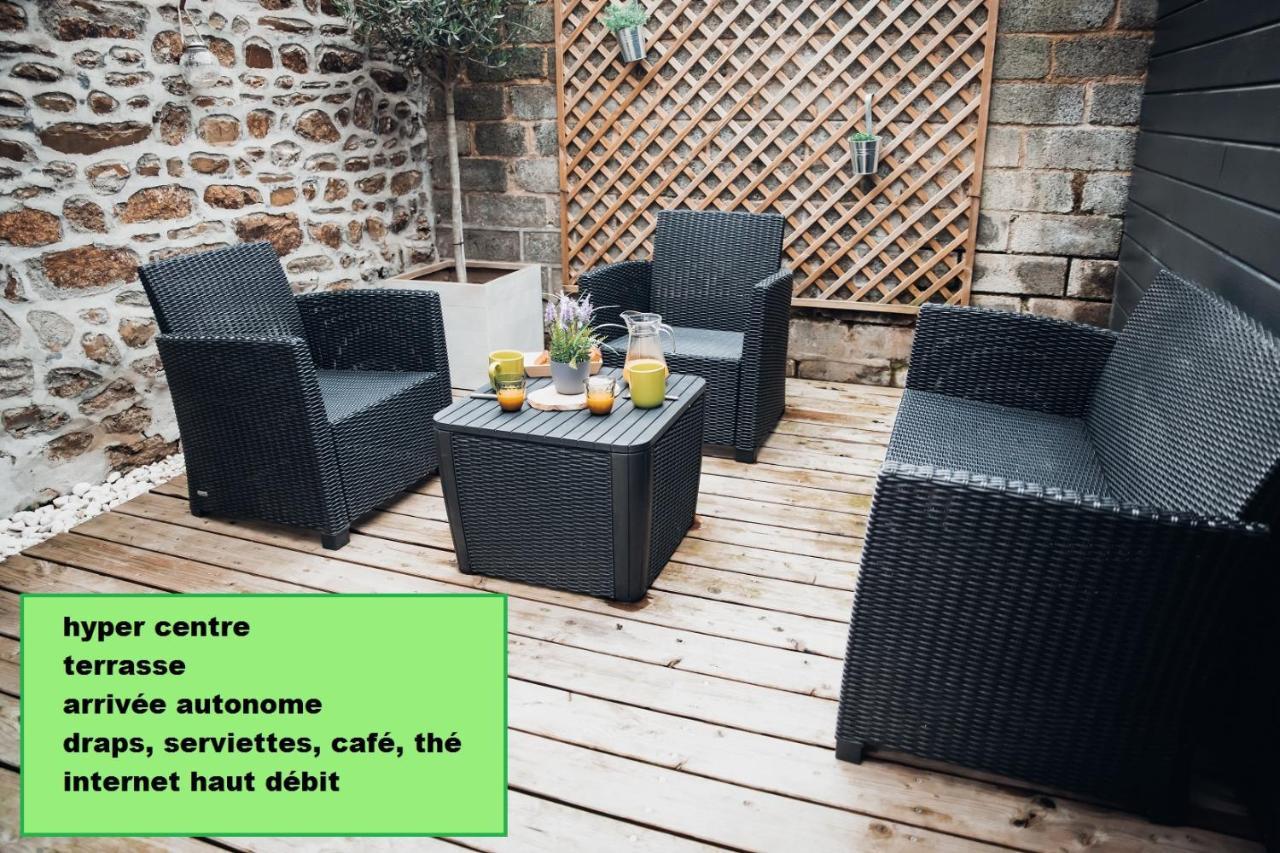 Superbe Appartement Avec Terrasse Au Calme Ernee ภายนอก รูปภาพ